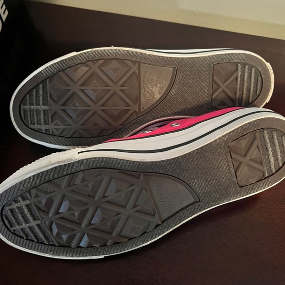 Converse Chuck Taylor low size 7 like new! - Picture 8 of 8